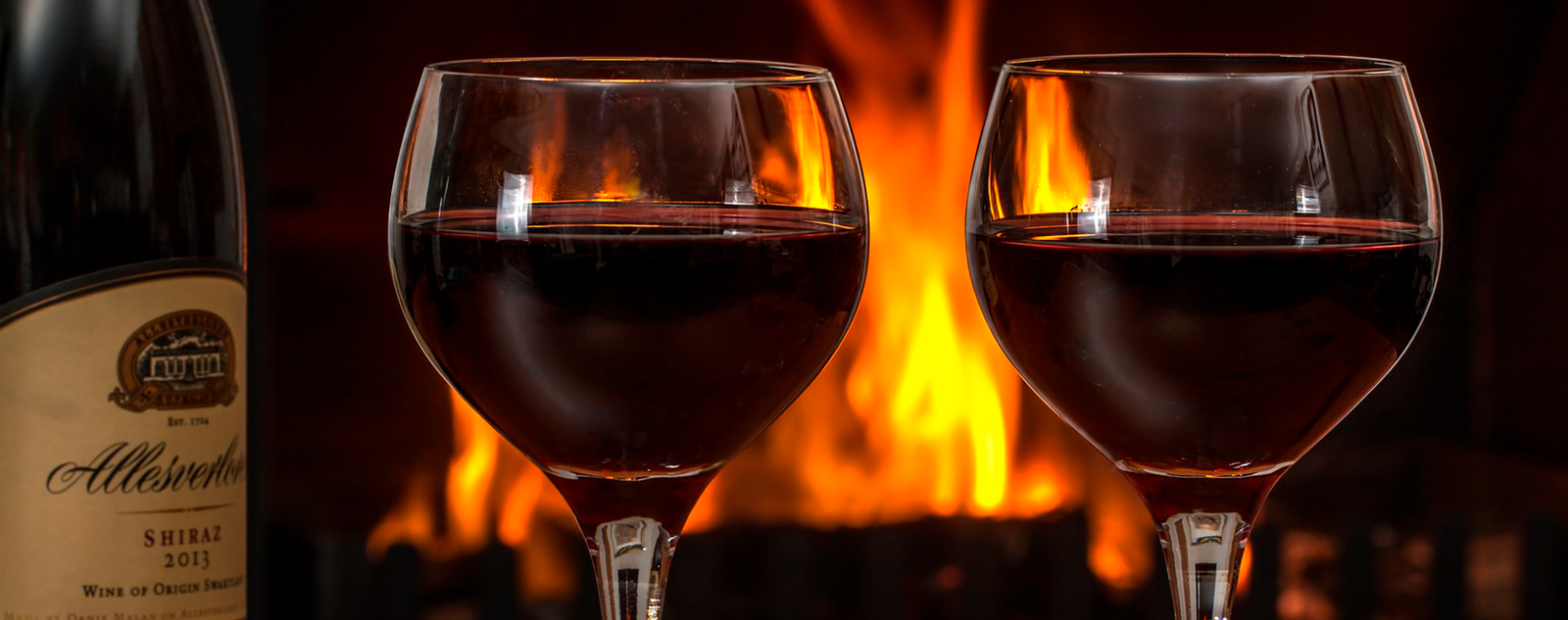 foto de uma taça de vinho